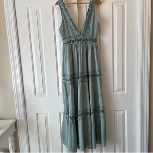 Forever 21 Eyelet Tiered Maxi Dress